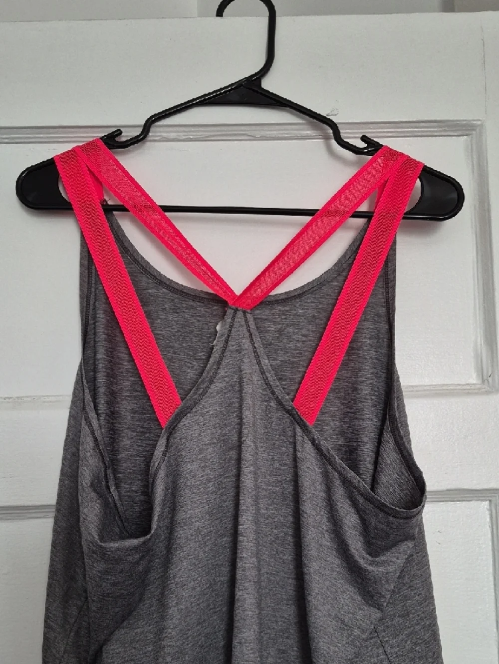 Under Armour Gray Tank with Bright Neon Hot Pink Crossback Straps XL - Picture 8 of 8